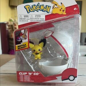 Pokémon Pichu Clip 'N' Go Poké Ball Set